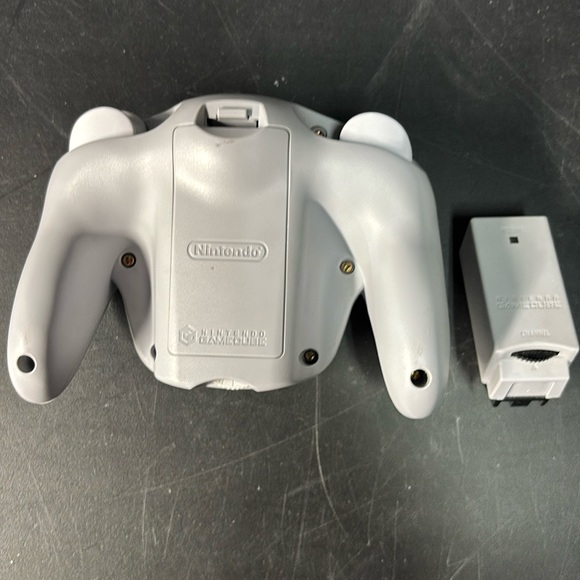 Nintendo GameCube Wavebird wireless controller! - Picture 2 of 2